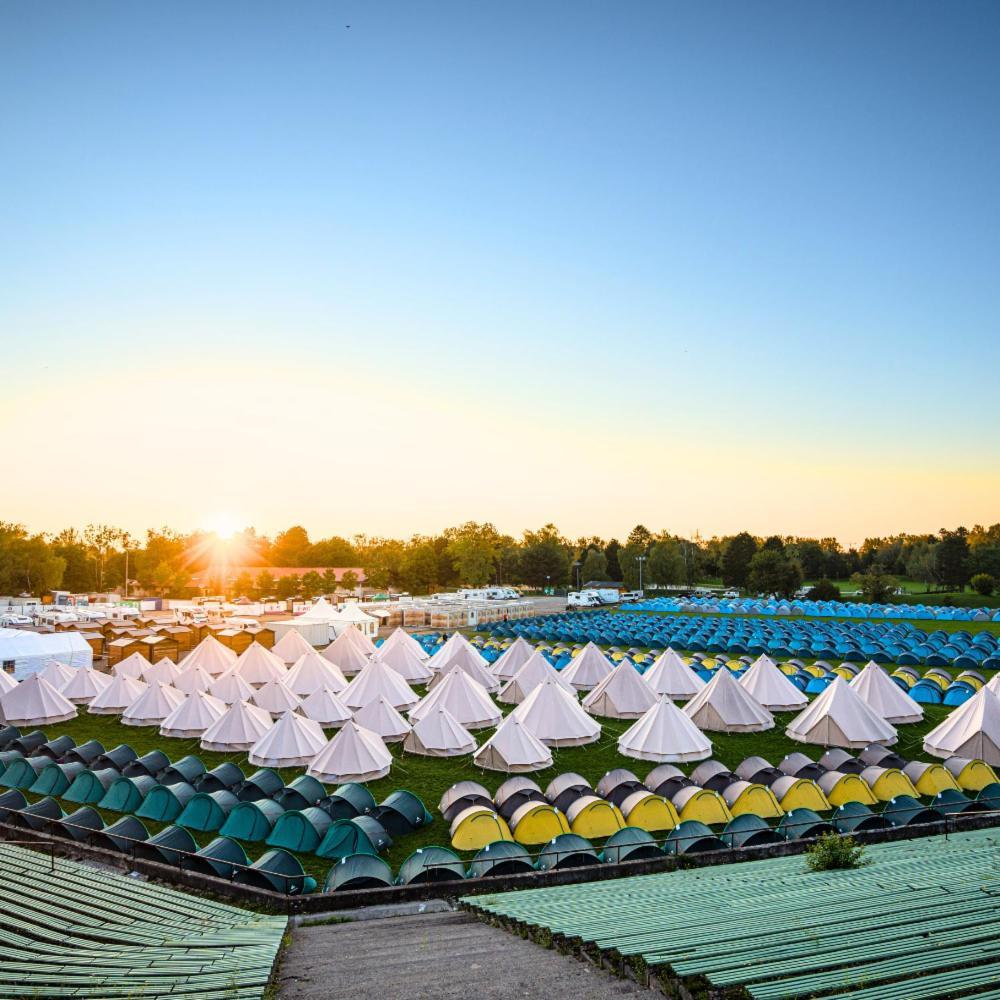 Oktoberfest Wiesn Camp Lodge München Exteriör bild