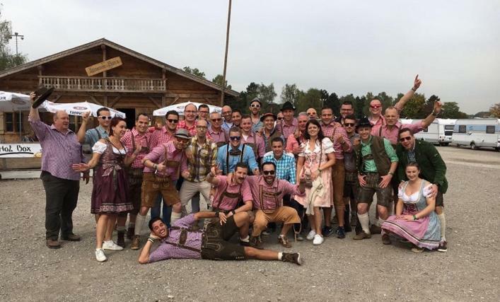 Oktoberfest Wiesn Camp Lodge München Exteriör bild