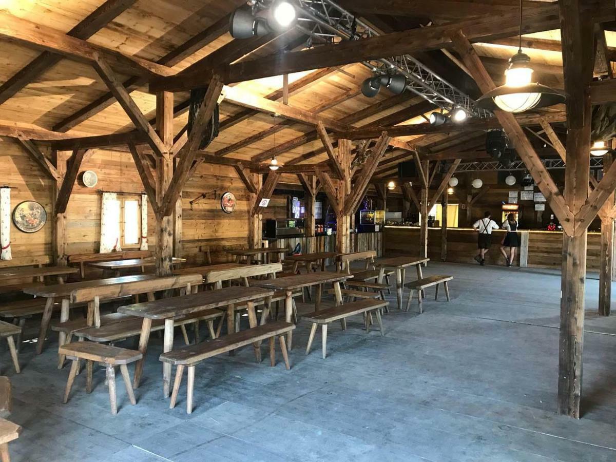 Oktoberfest Wiesn Camp Lodge München Exteriör bild