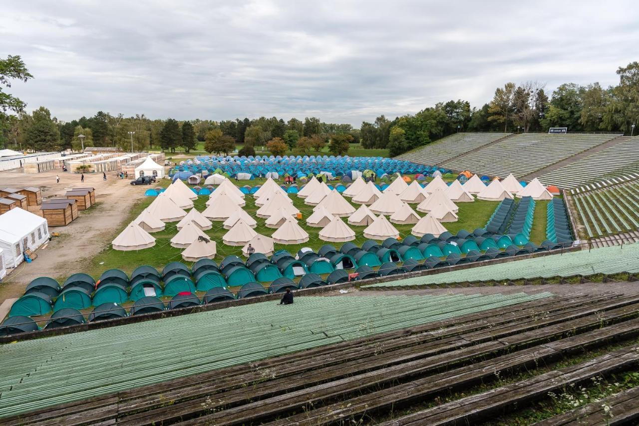 Oktoberfest Wiesn Camp Lodge München Exteriör bild